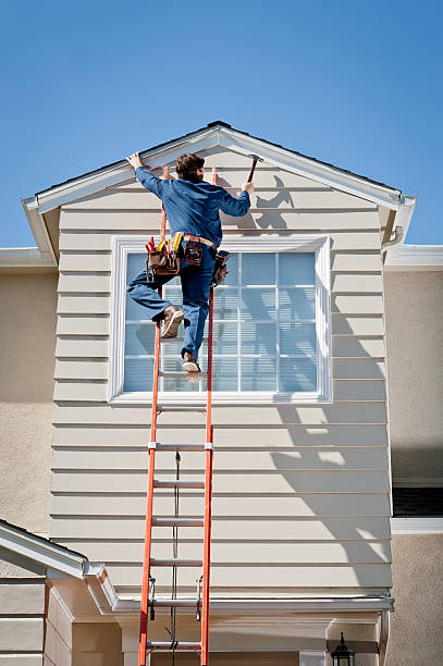 Siding Removal and Disposal in Pleasanton, TX